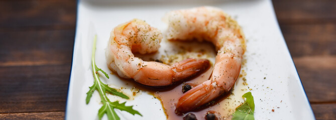 fresh boiled shrimp with spices
