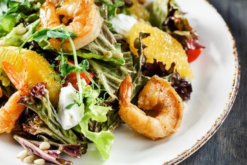 salad with shrimps