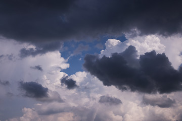 Obraz premium Himmel mit schönen Wolken