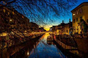 Naviglio Grande em Mil&atilde;o
