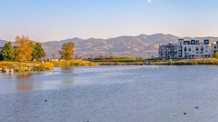 Naklejka premium Picturesque view of Oquirrh Lake in Daybreak Utah