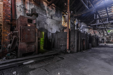 verschiedene oefen in einer giesserei