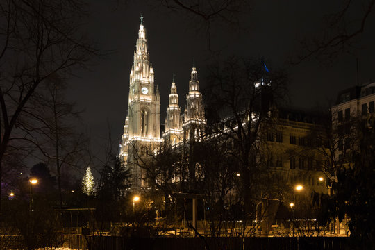 Night picture of Vienna city hall, Austria