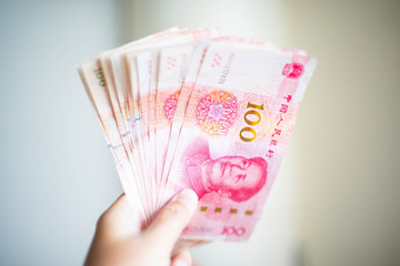 100 Yuan chinese banknote money