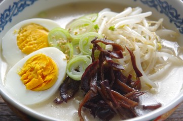 ラーメン　キクラゲたっぷりのラーメン　木耳とモヤシのラーメン