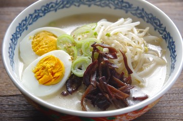 ラーメン　キクラゲたっぷりのラーメン　木耳とモヤシのラーメン