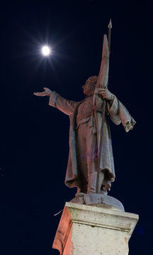 Escultura De Miguel Hidalgo 