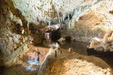 water in harrison's cave barbados - obrazy, fototapety, plakaty
