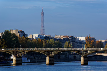 Fototapeta premium Pont des Arts bridge and Eiffel tower in Paris city