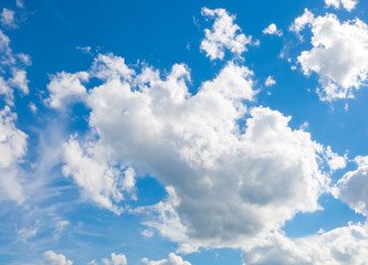 Naklejka na ściany i meble Blauer Himmel mit Cumulus Wolken