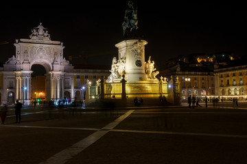 Triumphbogen Arco da Rua Augusta und Praça do Comércio in der Baixa von Lissabon,  Portugal