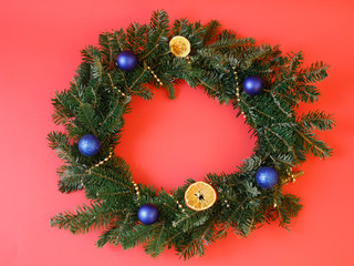 Fototapeta na wymiar New Year's holiday wreath of pine