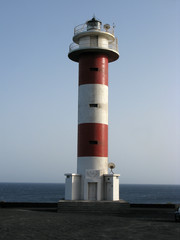 Fototapeta na wymiar Faro de Fuencaliente en la isla de la Palma