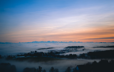 Fototapeta na wymiar Rickenbach im Nebel