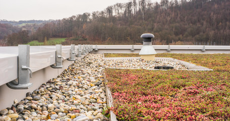Flachdach Kiesdach und Dachbegrünung - Flat roof Gravel roof and roof greening