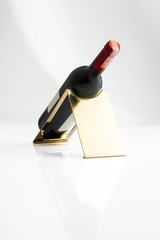 Şarap şişesi ve stant