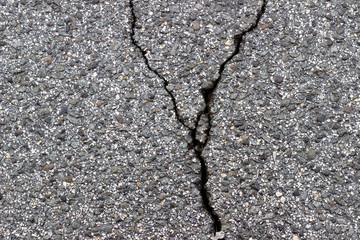 Asphalt wet crack fracture surface texture