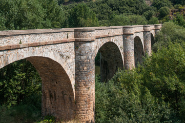 Brücke bei Roquebrun-Ceps in Südfrankreich