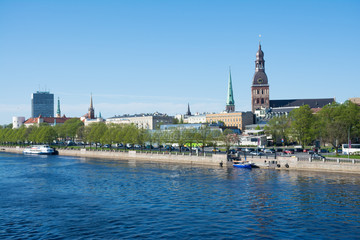Naklejka premium View of the old city and the Western Dvina river in Riga