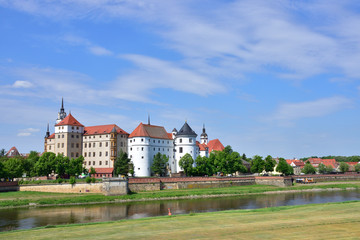 Fototapeta na wymiar Schloss Hartenfels - Torgau an der Elbe