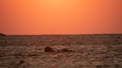 Fototapeta na wymiar Coucher de soleil sur la mer Egee