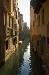Fototapeta na wymiar Venice canal at dawn