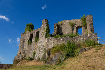 Fototapeta na wymiar Ruins of castle Koenigstein (Konigstein) . Germany.