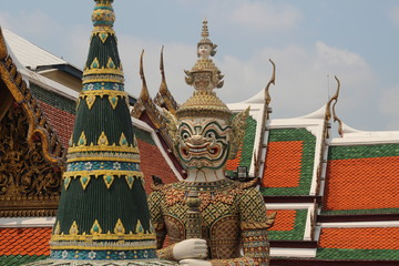 Obraz premium Bunter Buddha Statue in Bangkok Königspalast - Thailand