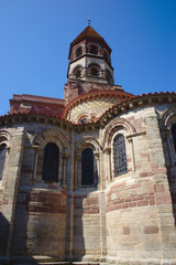 Fototapeta na wymiar Basilique Saint-Julien de Brioude, en Haute-Loire, style Roman Auvergnat