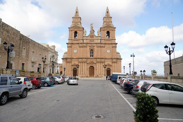 Fototapeta na wymiar Pfarrkirche Maria Geburt, Mellieha, Malta