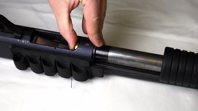 Reloading a shotgun 