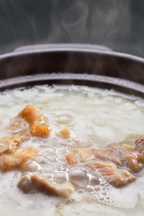 鶏雑炊の調理シーン