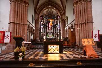 Fototapeta premium Innenansicht der Einhard Basilika in Seligenstadt a. M.