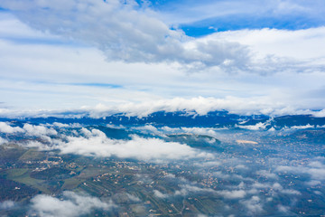 Naklejka premium Aerial view of some beautiful clouds and a blue sky.