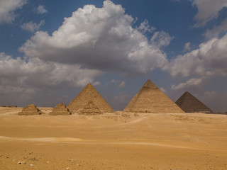 Fototapeta na wymiar Panorama of the Great Pyramids on a beautiful day