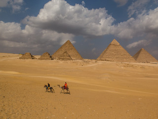 Pyramids of Queens, in front of the other Great Pyramids