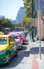 Fototapeta na wymiar taxi in the city of bangkok
