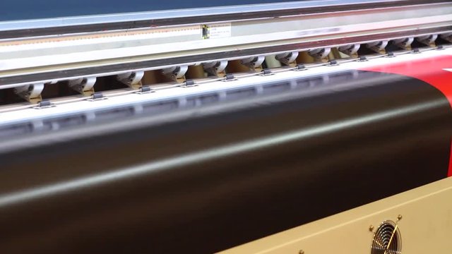 Wide format solvent printer .