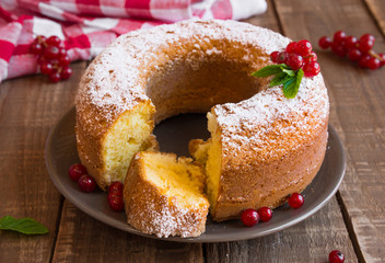Cake with fresh fruit and mint
