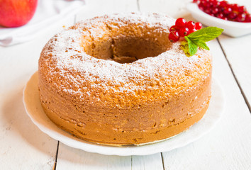Cake with fresh fruit and mint