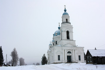 Obraz premium Orthodox Christian Church in winter