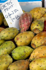 Kaktusfeigen auf dem Wochenmarkt