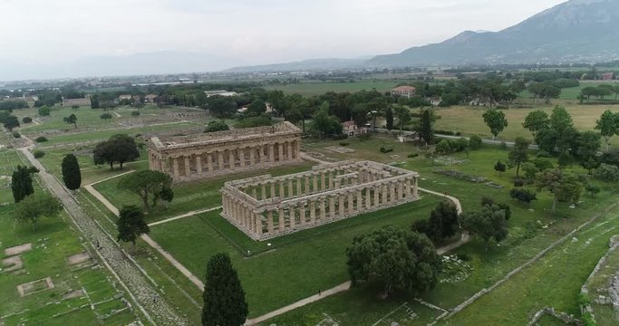 veduta aerea dei Templi di Paestum