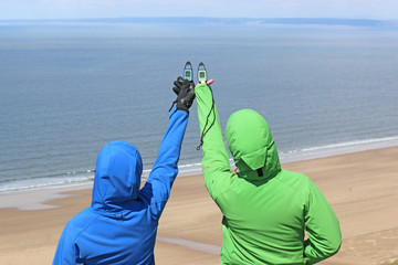 Paragliders measuring the wind