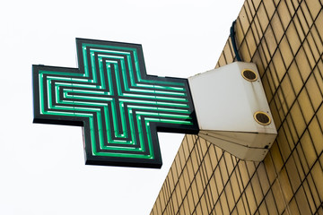 pharmacie santé logo croix verte soigné rhume médicament pharmacien commerce magasin...