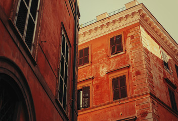 Obraz premium Streets, houses, and sights in Rome. Sunny summer footage from a trip to Italy