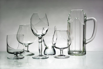 Empty broken glasses, glasses, mugs for alcoholic beverages