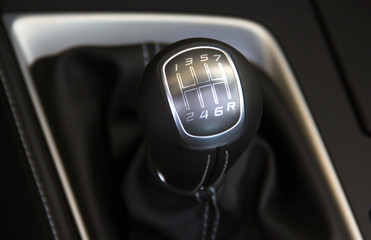 the head of the manual transmission lever