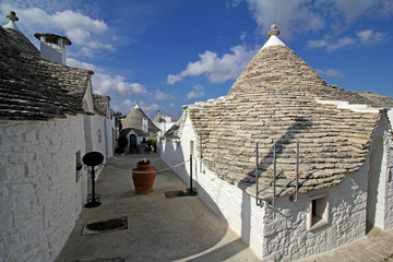 Fototapeta na wymiar trulli ad Alberobello