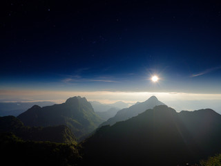 Fototapeta na wymiar Sunrise at the mountain 